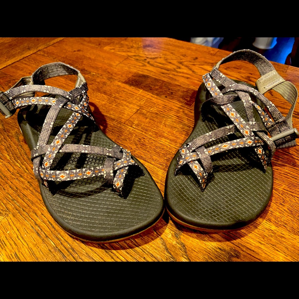 CHACO grey & orange size 7.5 women